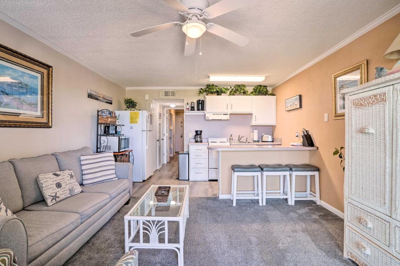 Isle Of Palms Beachfront Condo With Balcony And Pool! エクステリア 写真