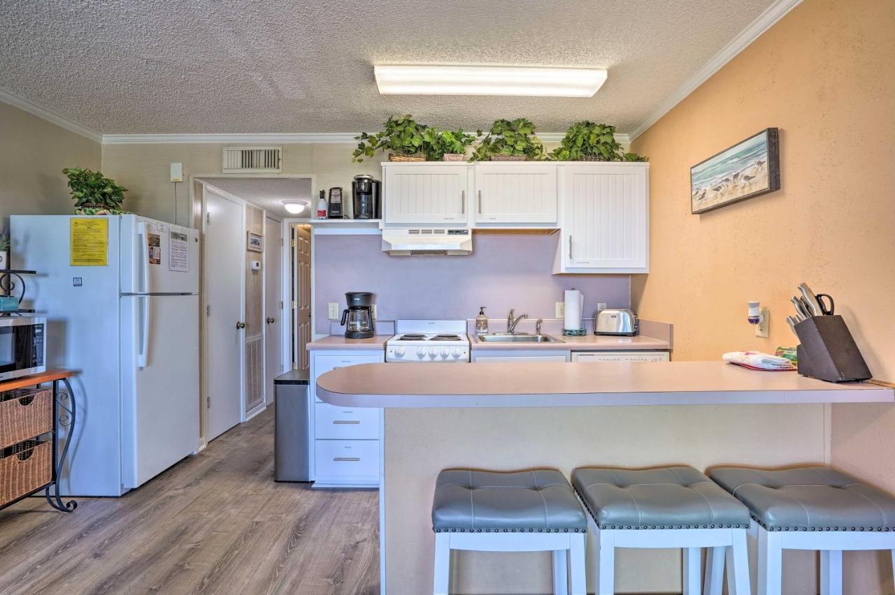 Isle Of Palms Beachfront Condo With Balcony And Pool! エクステリア 写真